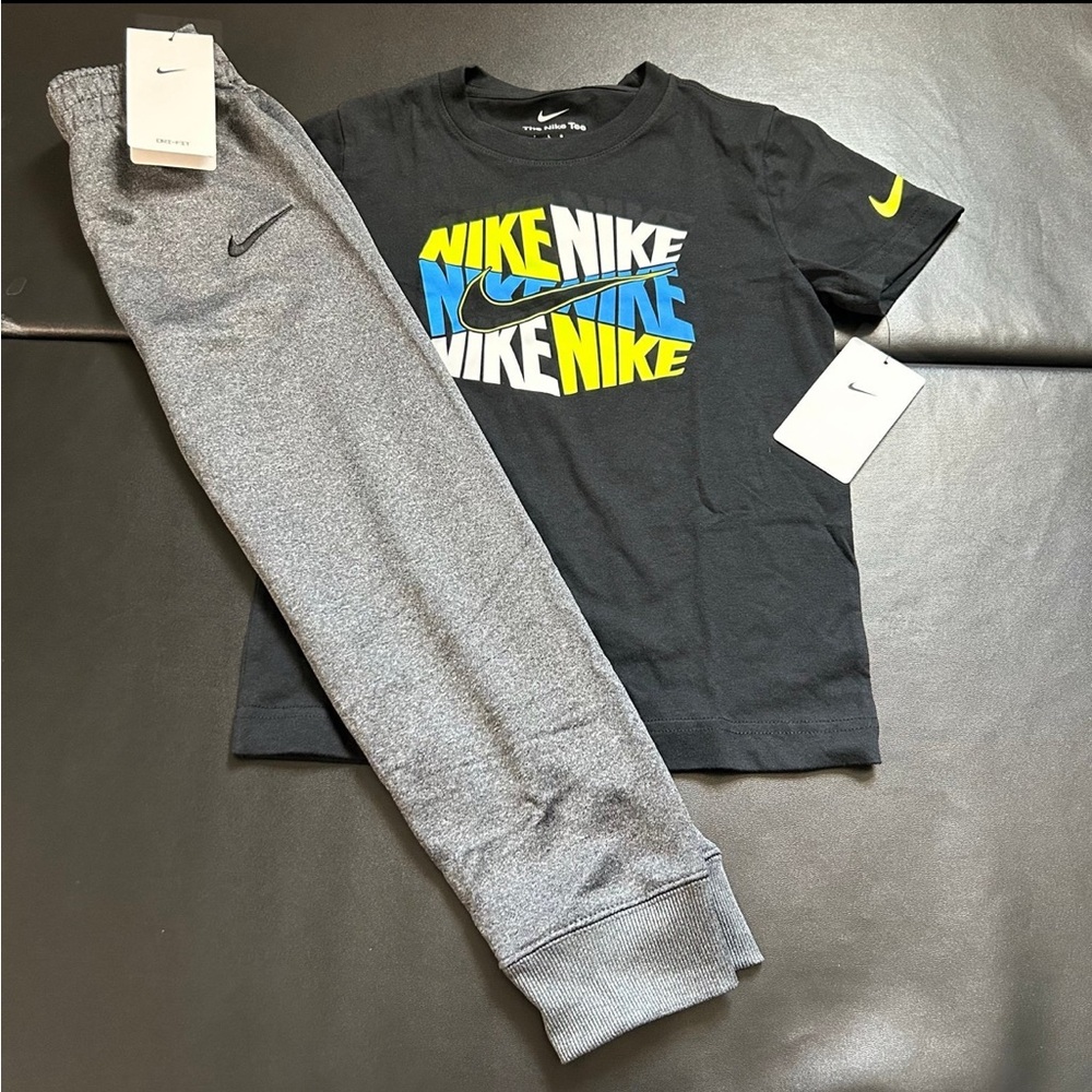 NWT Nike Jogger & Tee Set Boys Size 7